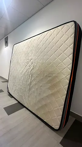 Queen spring mattress 160x200x27 used
