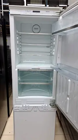 Miele Built-in Fridge-Freezer (Integrated) - Good Condition