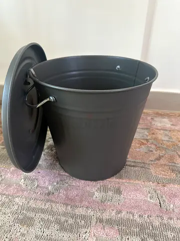 Metal storage bucket with lid - good condition