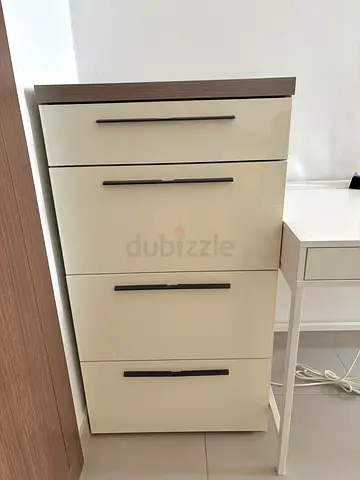 Modern 4-Drawer Glossy Chest of Drawers - Beige/White