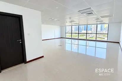 Vacant | Close to Metro | Golf Course View