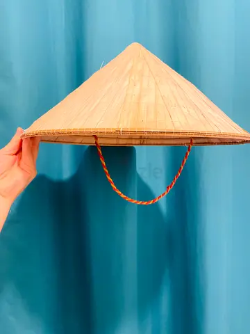 Traditional Asian Conical Straw Hat (Non la style) - Good Condition