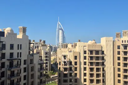 Burj and Pool View I Luxury 3 BR I High Floor