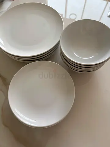 Dinnerware set (18) plain white ceramic