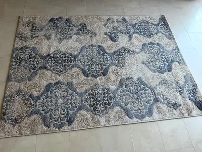 ELEGANT 160×220 CM AREA RUG – MINT CONDITION