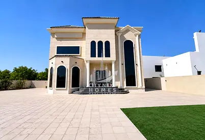 5BR Villa| Separate Majlis | Maid| Living room