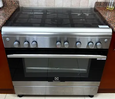 Electrolux Stainless Steel Gas Cooker with Oven - Good Condition