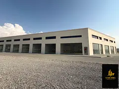 2000 sqft luxury shop/ good location free parking