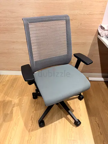 Ergonomic mesh office chair with adjustable armrests - light grey
