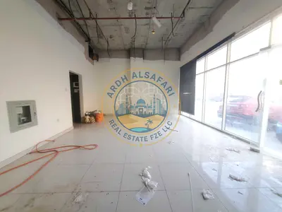 One month free Spacious shop with washroom available for rent