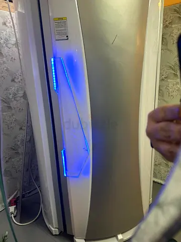 Standing air purifier / humidifier unit in good working condition