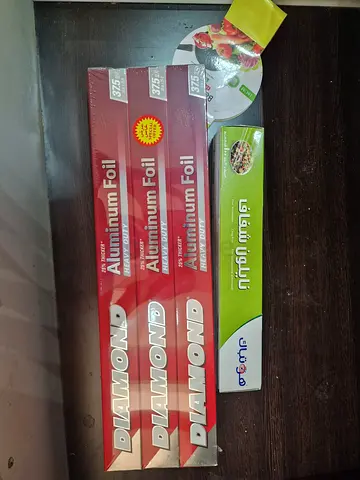 Pack of Diamond Aluminum Foil Rolls (3x) + Cling Film