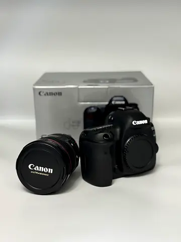 Canon DSLR Body with Canon Ultrasonic Lens – Good Condition, Box Included
