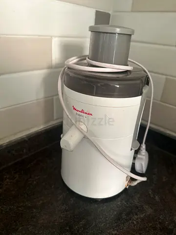 Moulinex Electric Juice Extractor - Compact and Working
