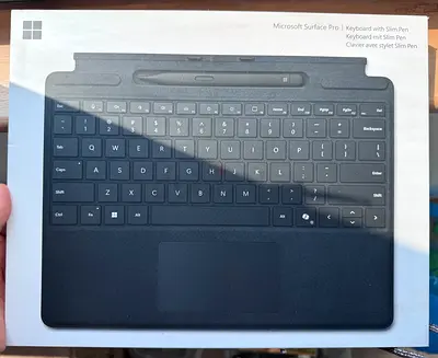 Microsoft Surface Pro Signature Keyboard without slim pen