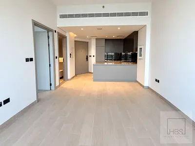 موقع متميز - مطبخ مجهز - طابق مرتفع