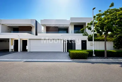 Luxury Villa | Double Row | Ideal Location