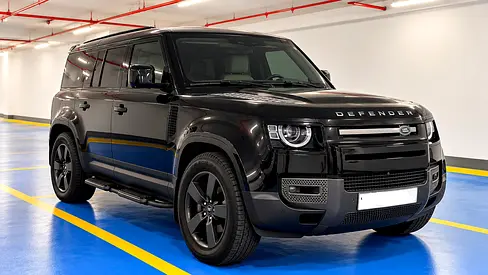 2023 Land Rover Defender 110 SE P300 GCC Specs NO ACCIDENT. NO PAINT
