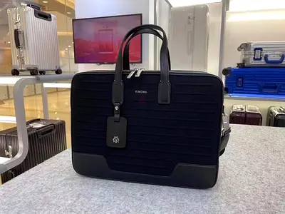 Rimowa bring case black