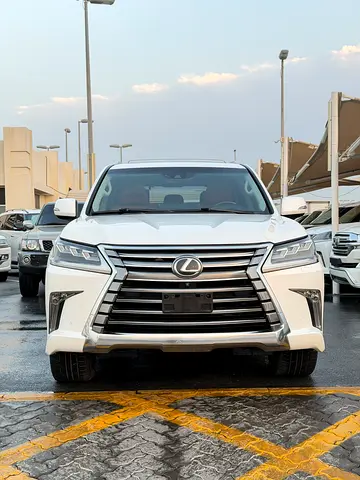 2016 Lexus LX 570 Platinum GCC Specs