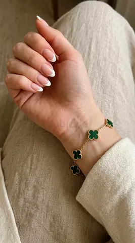 18k real Gold bracelet with green clover charms - delicate womens bangle