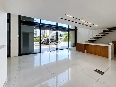 Retail store for rent in The Terraces South