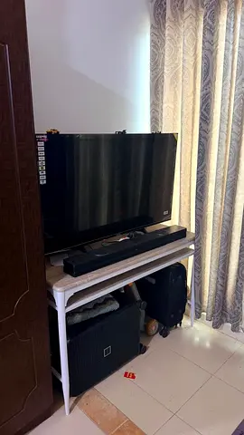 GEEPASS 45 inch LED TV with soundbar and subwoofer - good working condition