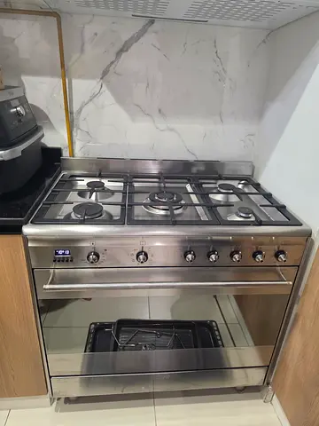 Smeg latest model Top Gas Oven Electric Cooker 90x60cm With Dual Fan Flawless Condition