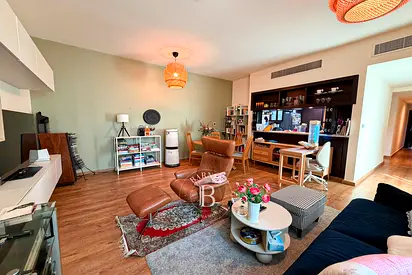Vacant on Transfer | Upgraded | Courtyard View