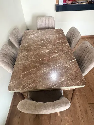 MK Kabbani extendable dining table