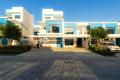 Vacant 4 BR TH | Appliances Included | Landscaped