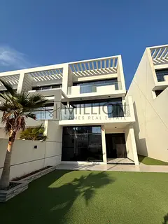 Spacious 4BHK Townhouse | Private Garden | Vacant