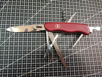 Victorinox Swiss army knife Like New Free Delivery all UAE and Cash On Delivery after Checking