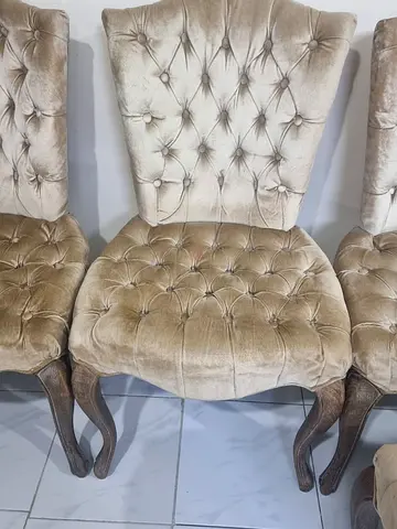 Set of 8 Tufted Velvet Dining Chairs with Wooden Curved Legs (The One) brand