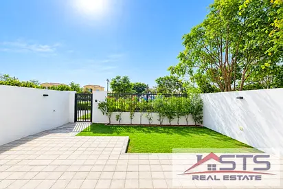 Single Row Prime Location Near Pool and Park