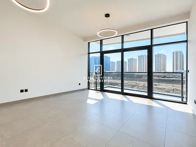 WELL-MAINTAINED | SPACIOUS & MODERN INTERIORS