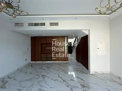 2 BED TOWNHOUSE | SPACIOUS |UPGRADED
