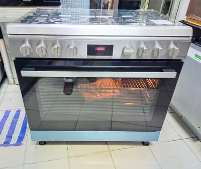 Bosch 5 Burners Gas Cooking Range 90x60cm With Oven Perfect Condition