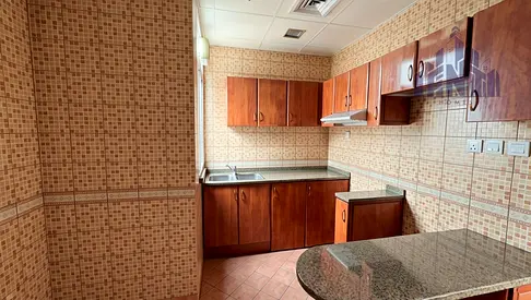 Spacious 1 Bedroom | Closed Kitchen
