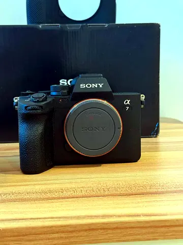 Sony A7 IV + 2 Sony Batteries, Box & Strap