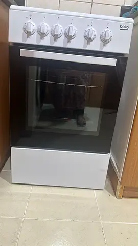 Beko freestanding electric oven and cooker - brand new - wrong size ordered- ceramic type