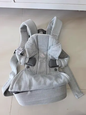Baby björn carrier