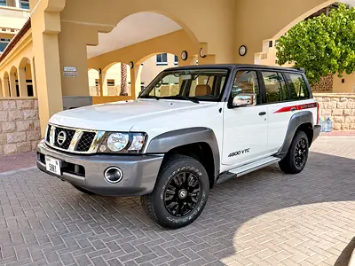 Nissan Patrol Super Safari V6 4.8L GCC Specs, 93,000 KMs, Original Paint, Perfect Condition, 2 Keys