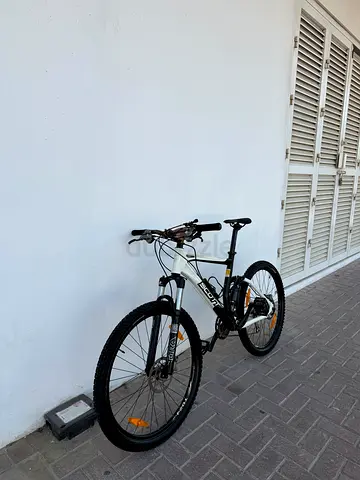 Scott FX15 MTB with dual air suspension