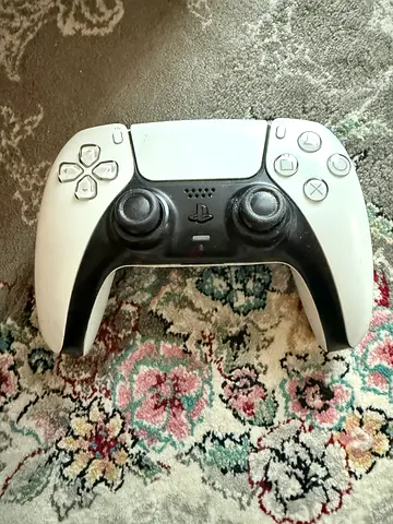 Ps5 with one controller