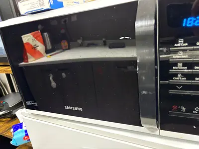Samsung Countertop Microwave Oven - Good Condition