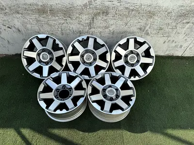 5x Original Toyota Fj cruiser 17inch wheels