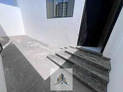 Totally Private 2BHK+Maidroom House | Private Parking Private Yard | Close Kitchen 4Bathroom