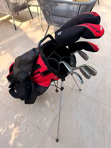 Used 1inch lengthened Wilson 11 piece Golf Club Set with Stand Bag - Good Condition. Beginner set.