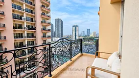 Vacant I Fully Furnished I Corner Unit